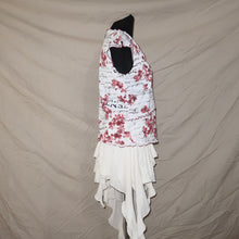 Load image into Gallery viewer, White floral ruffled top (S)
