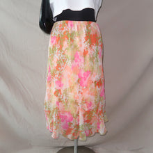 Load image into Gallery viewer, Karin floral midi skirt (M)
