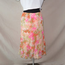 Load image into Gallery viewer, Karin floral midi skirt (M)
